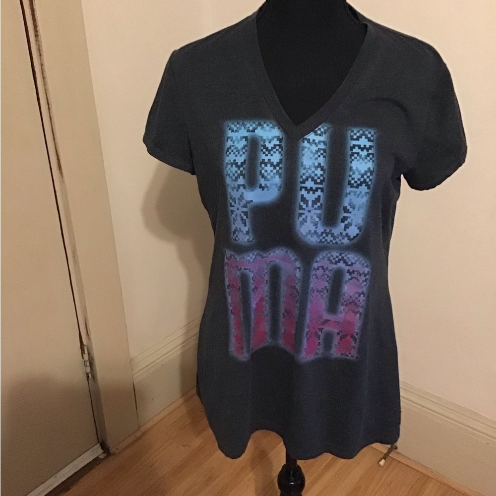 PUMA Women's Black and Blue Graphic V-Neck Tee